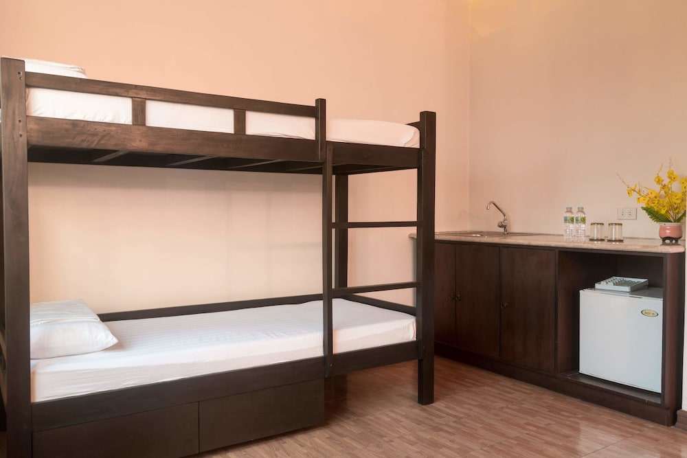 Oftana Suites 7/48