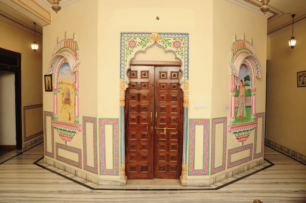 Hotel Sajjan Niwas 16/32