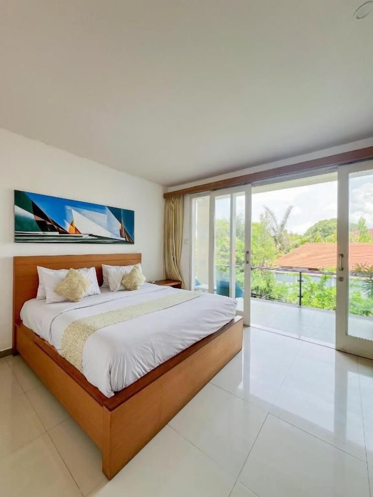 Apple Suite Apartment 20/56