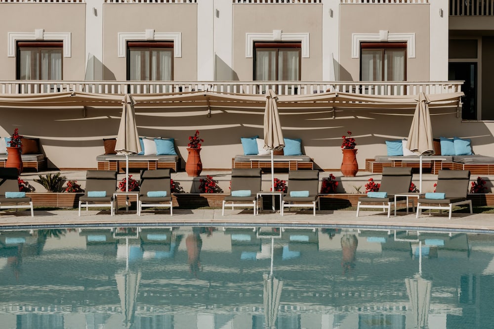 Heaven Hotel 8/54