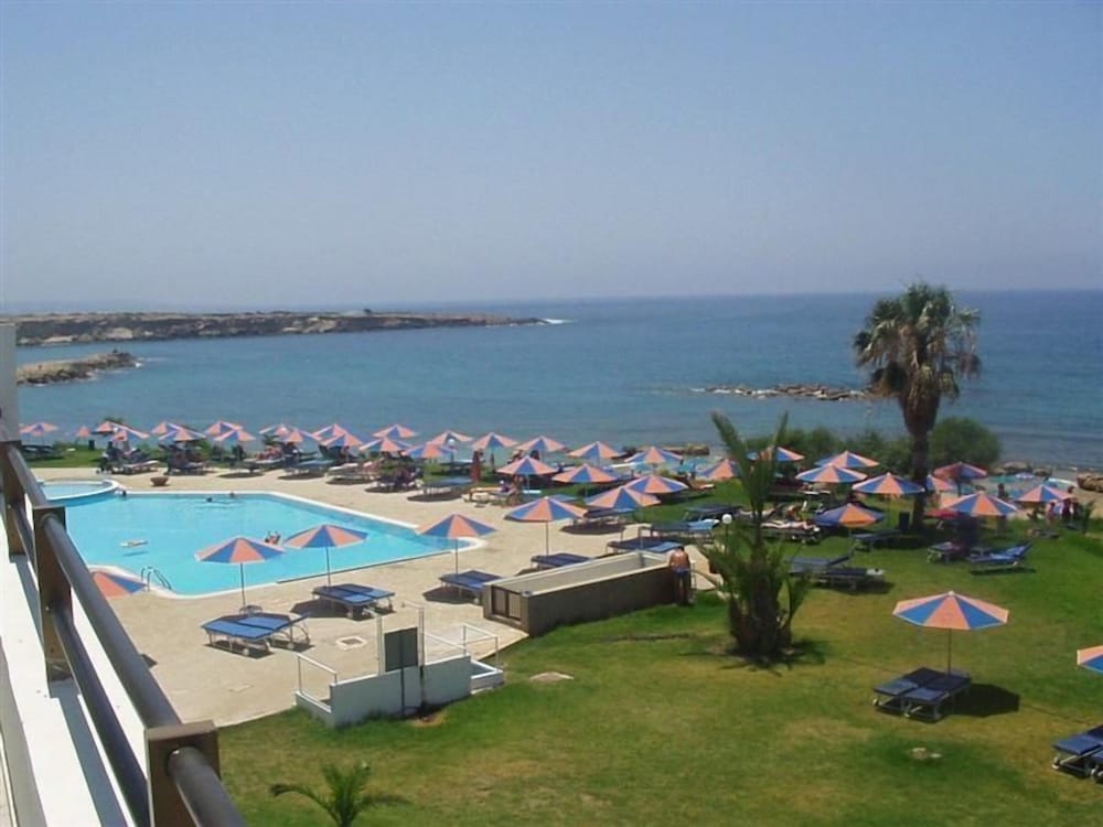 Corallia Beach Hotel Apartments 37/39