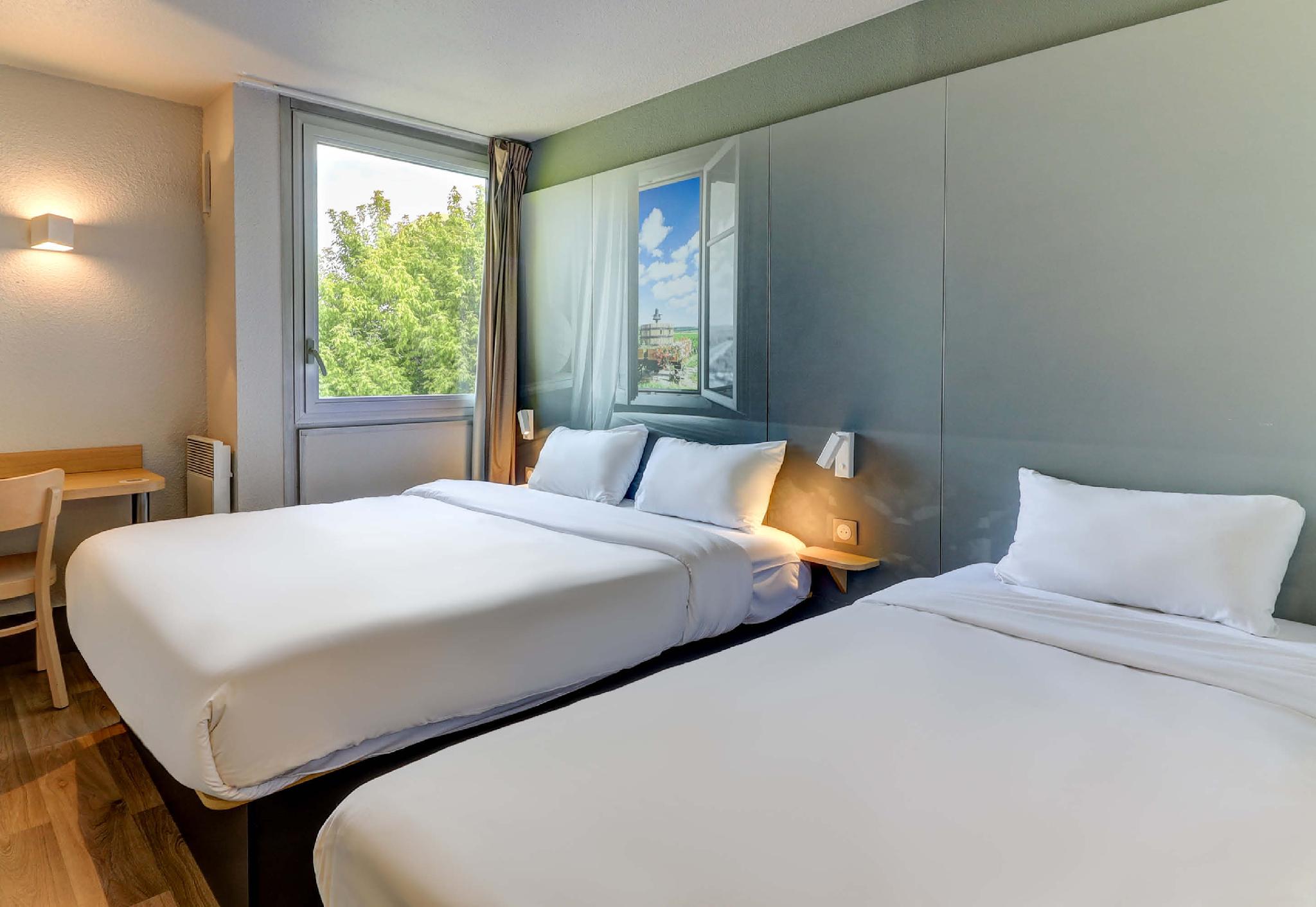 ROOM, TRIPLE