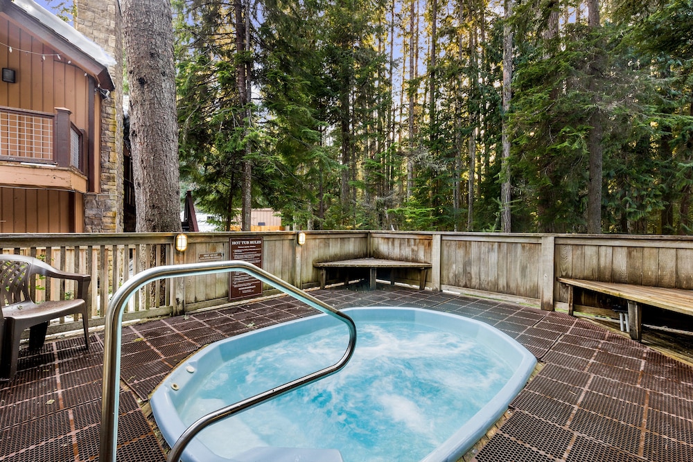 Alta Crystal Resort by Gravity Haus 27/50