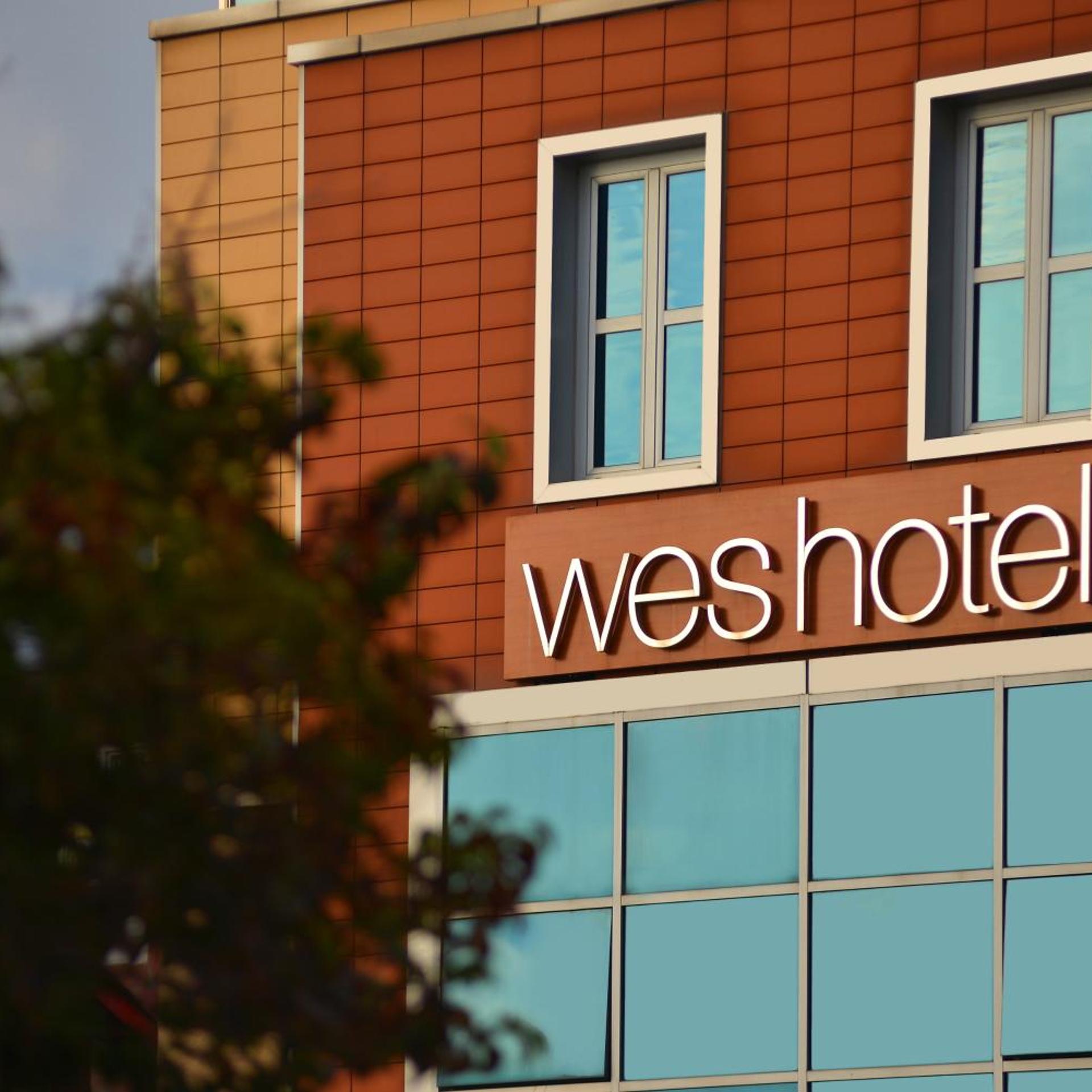 Wes Hotel 6/55