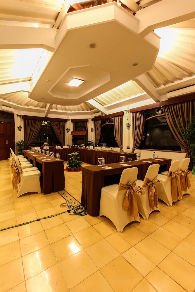 Cakra Kusuma Hotel 8/49