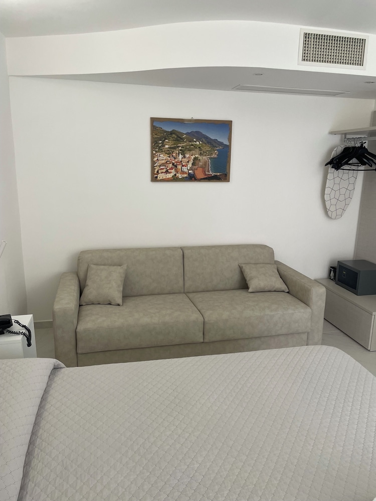 Hotel Amalfi 49/79