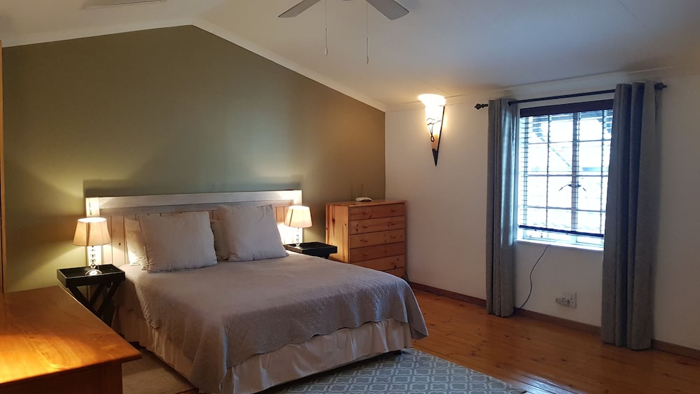 Six Valk Avenue Self Catering Guest House 8/50
