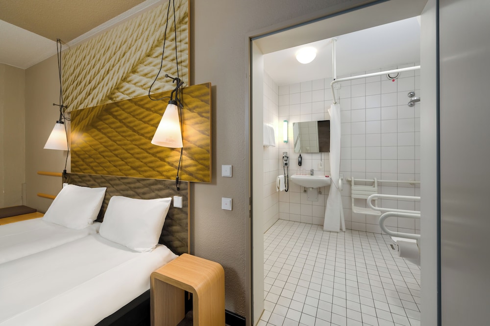 غرفة قياسية بسريرين منفصلين لذوي الإعاقة، IBIS HAMBURG ST PAULI MESSE 10/10