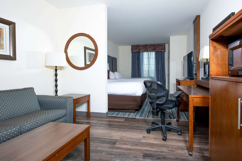 Comfort Suites Oil Center 29/60