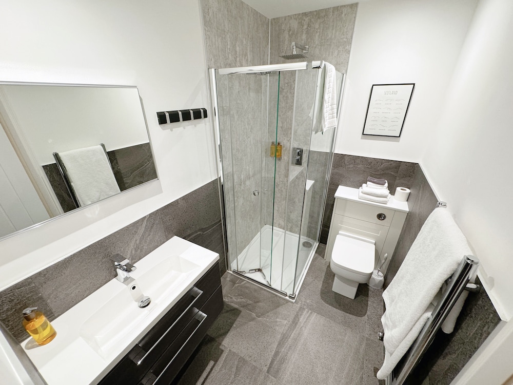 Ravenscraig Guest House B&B 46/50