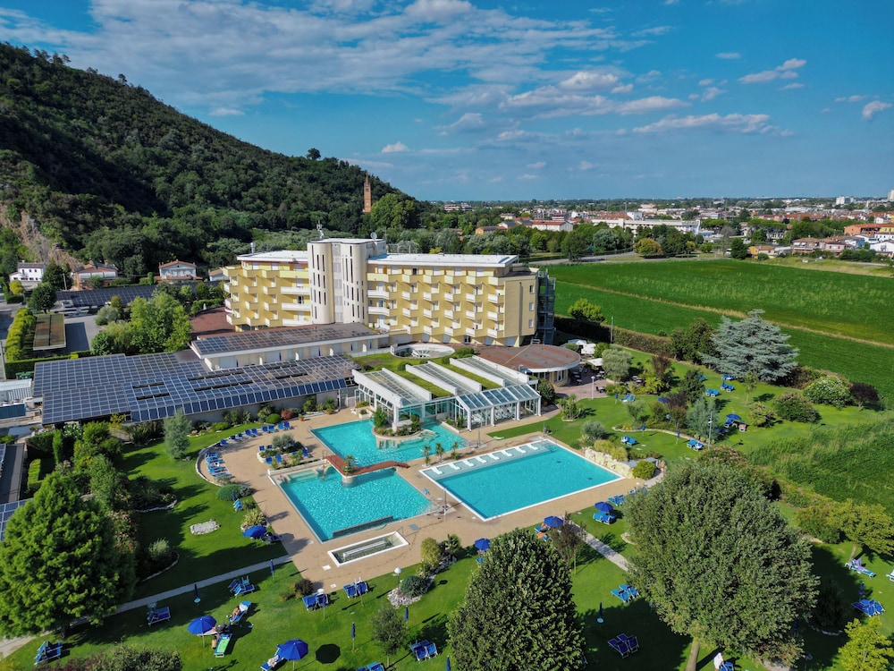 Hotel Terme Leonardo 40/42