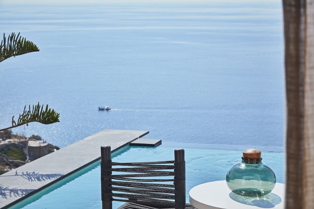 Myconian Utopia Relais & Chateaux 36/66