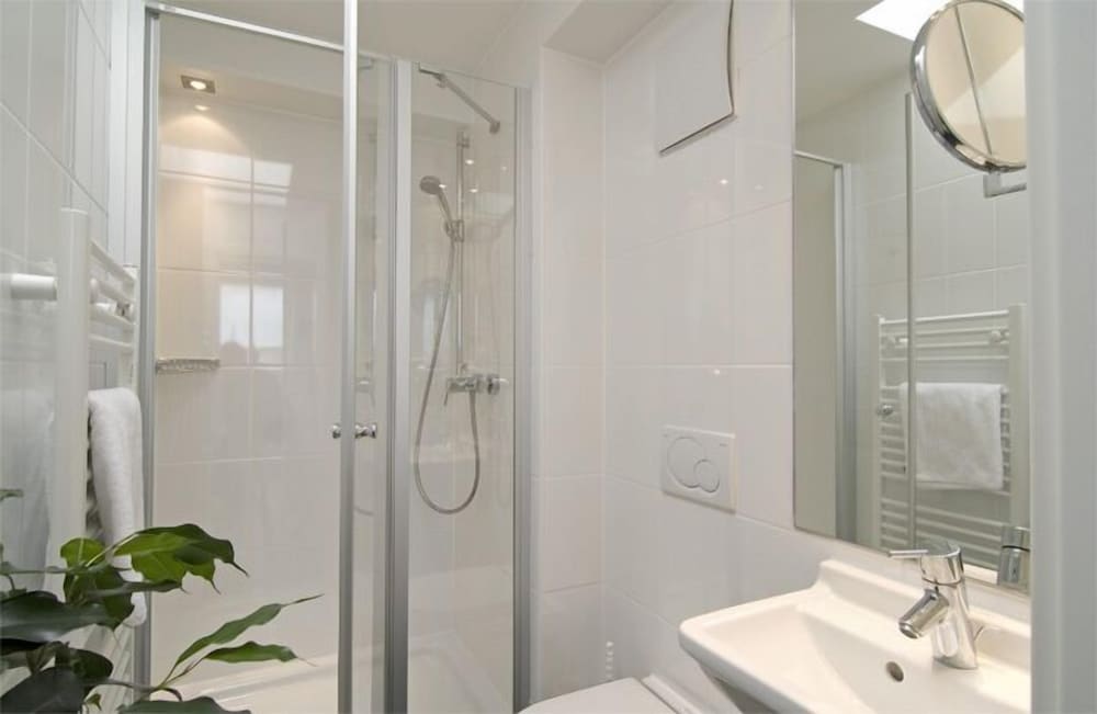 HOTEL AUGUSTINER TOR 54/55