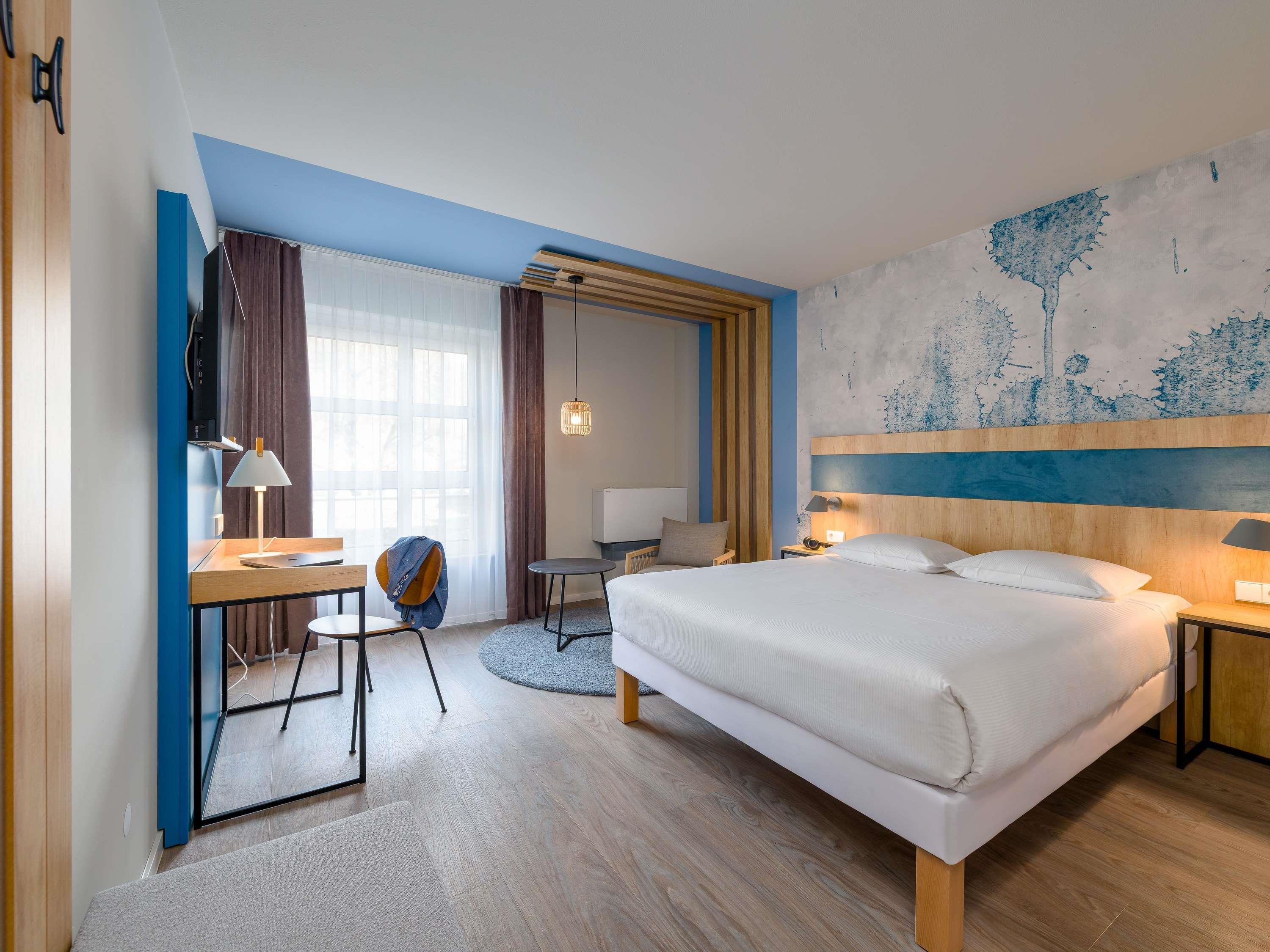 Superior, Double Bed, Water View