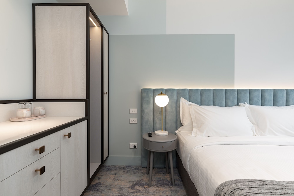The Albert Hotel Mosman 12/50