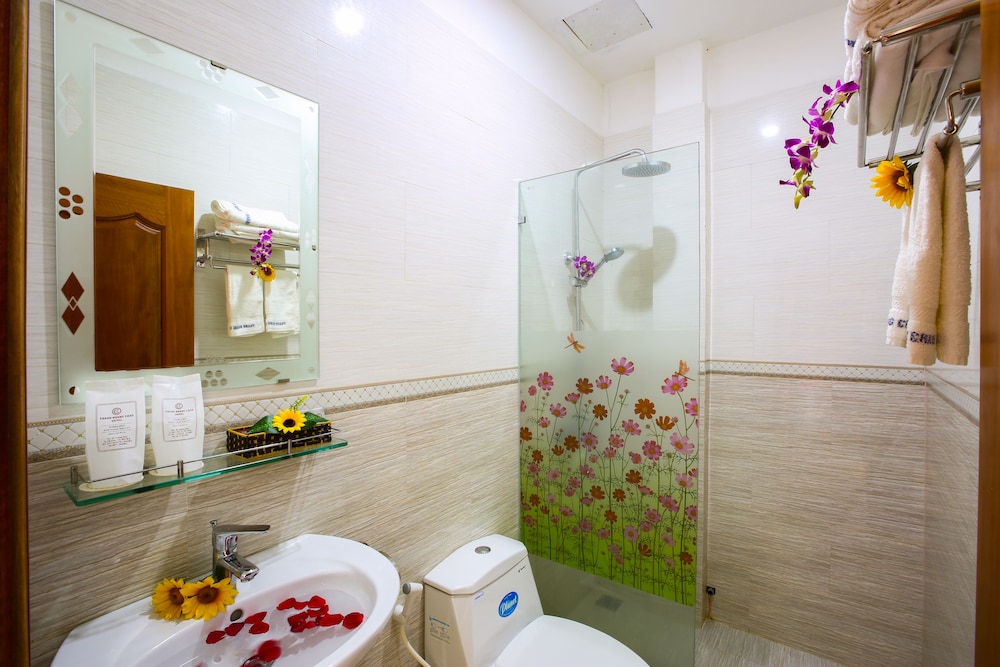 Thanh Hoang Chau Hotel 39/40