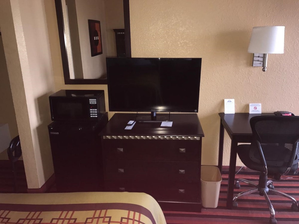 Days Inn by Wyndham Corpus Christi Beach 5/11