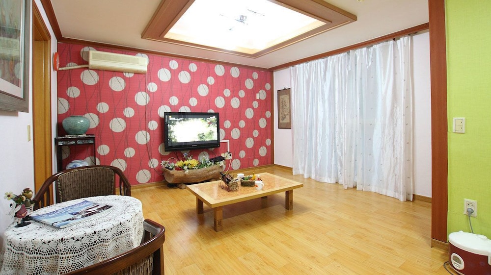 Gyeongju Kb Pension 28/40