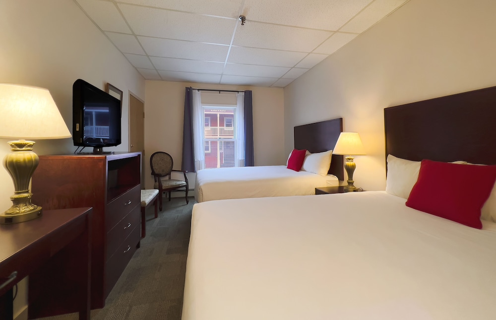 The Downtown, A Coast Hotel 33/58