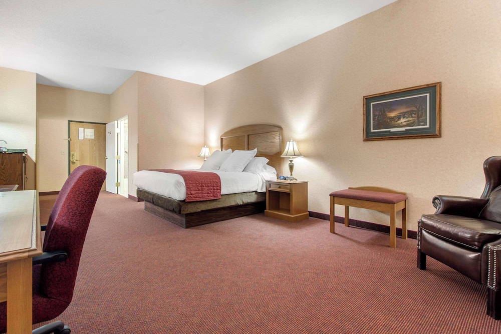 غرفة قياسية بسرير كينج، Norfolk Lodge Suites Ascend Hotel Collection 8/10