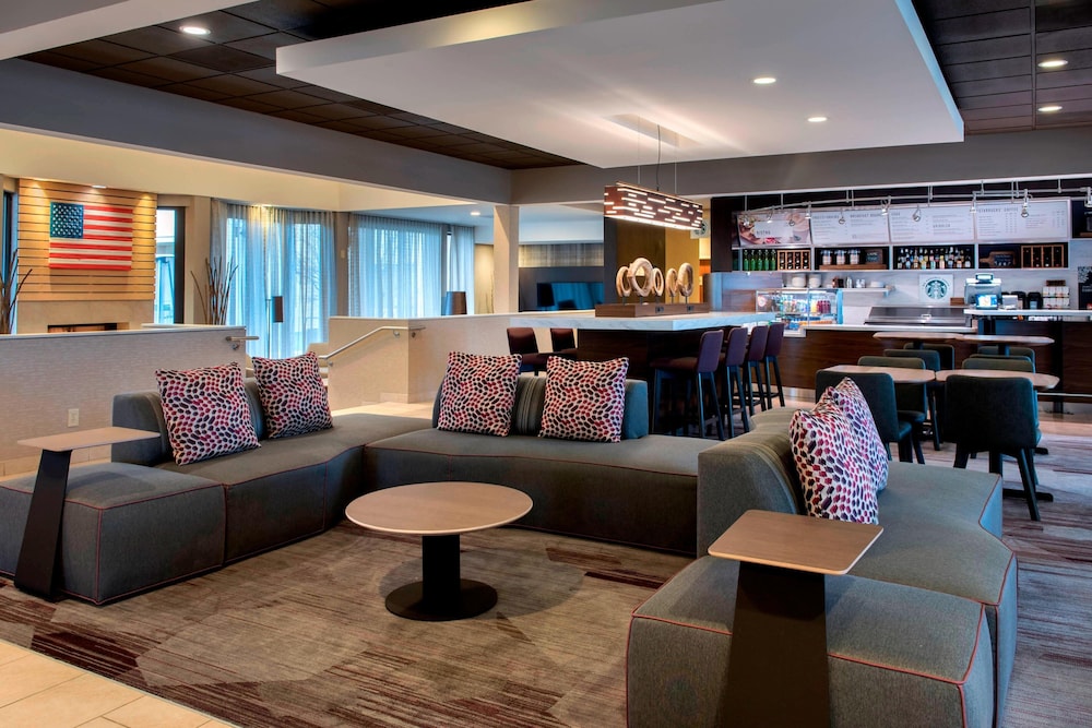 Courtyard Chicago Waukegan/Gurnee 26/42