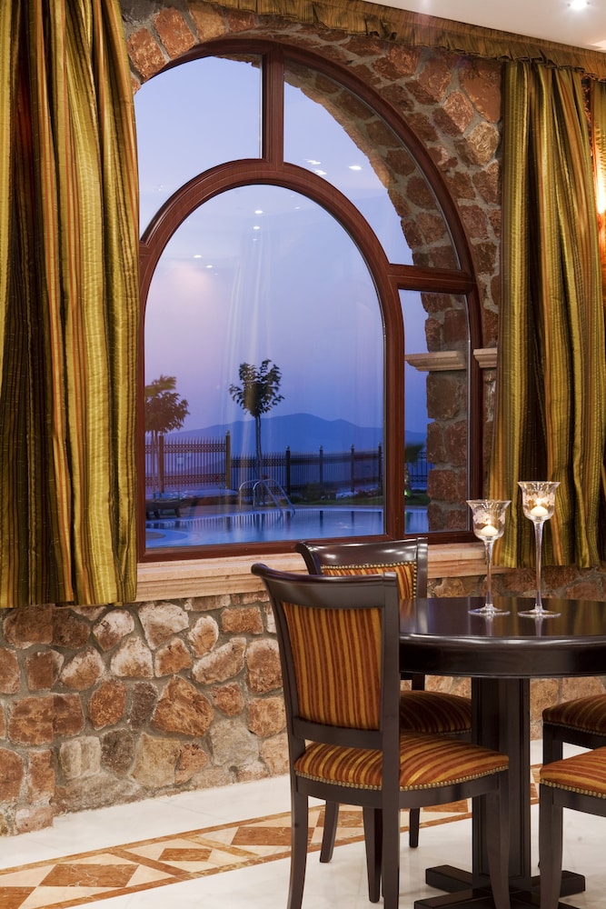 Maison De Lys Luxury Suites 54/72