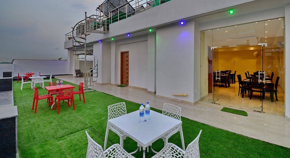 HOTEL GRAND HRIDEY 30/50