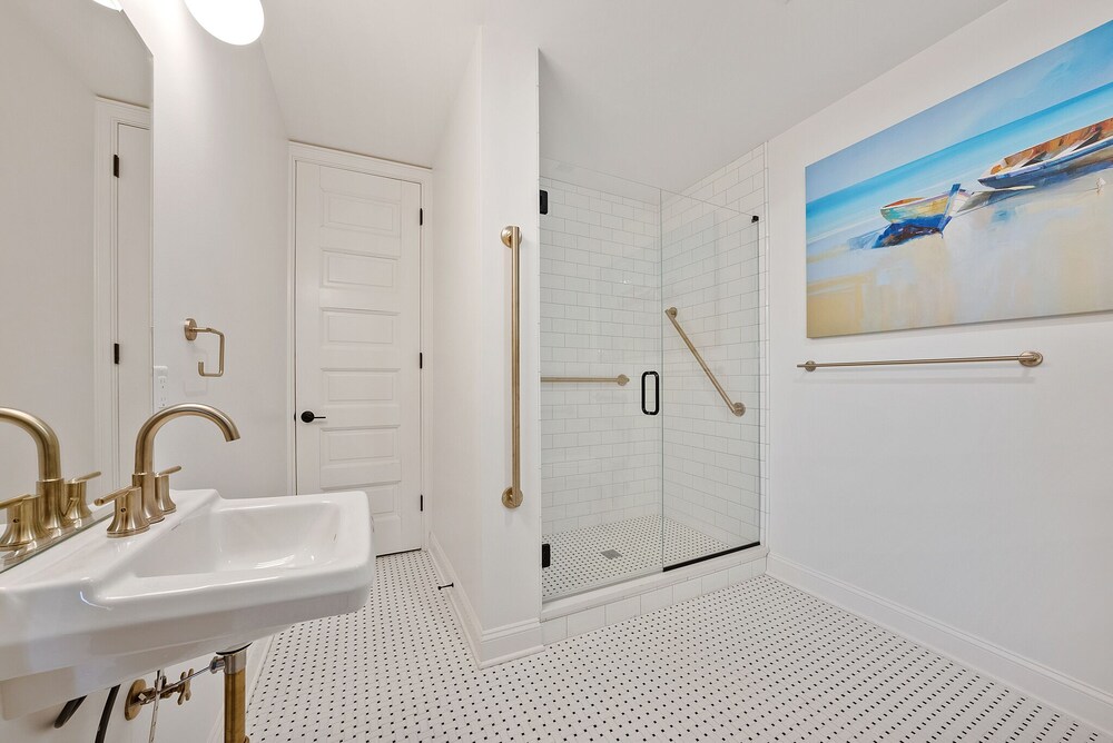 The Washington Boutique Hotel near Cedar Point & Sports Center 44/50
