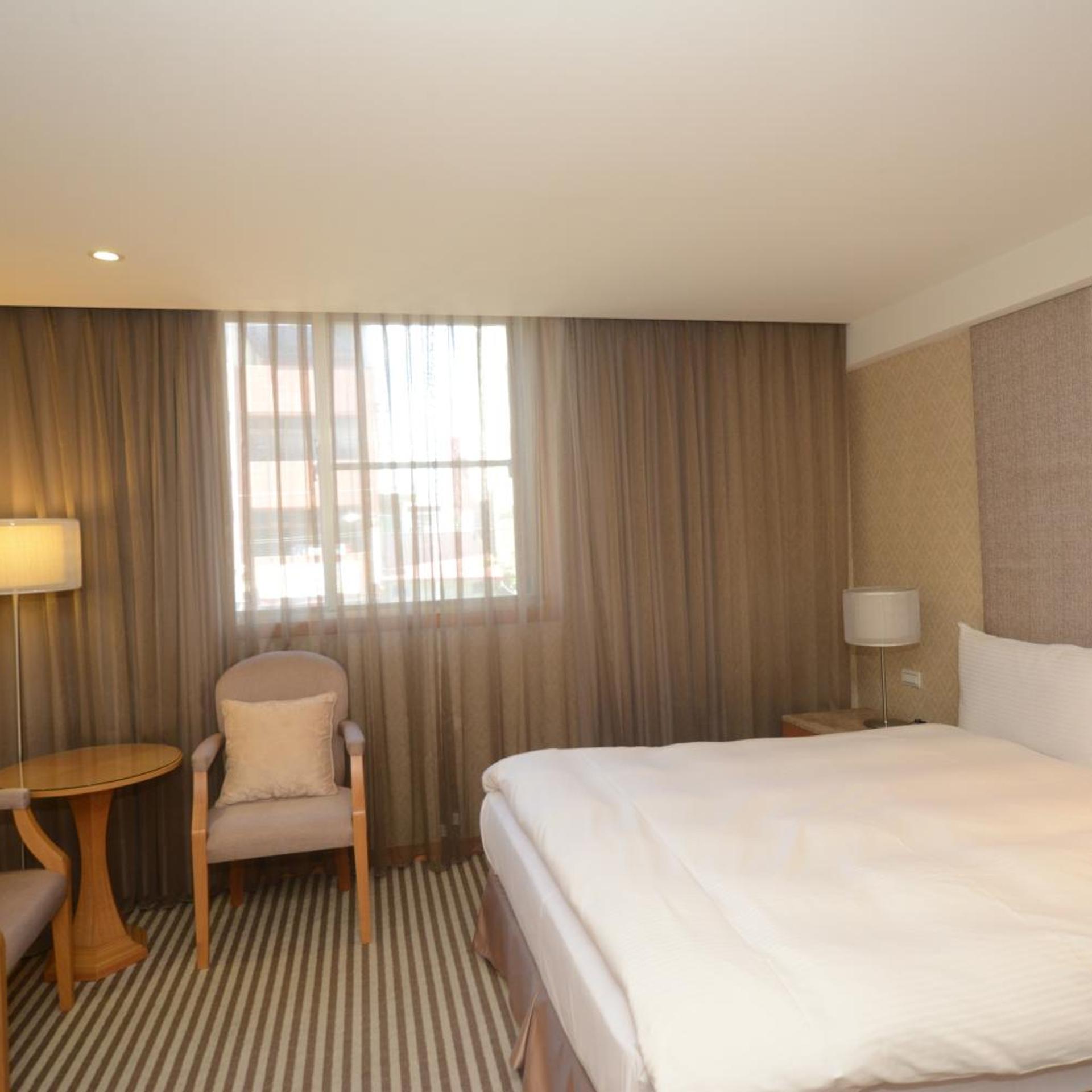 Apollo Hotel 20/83