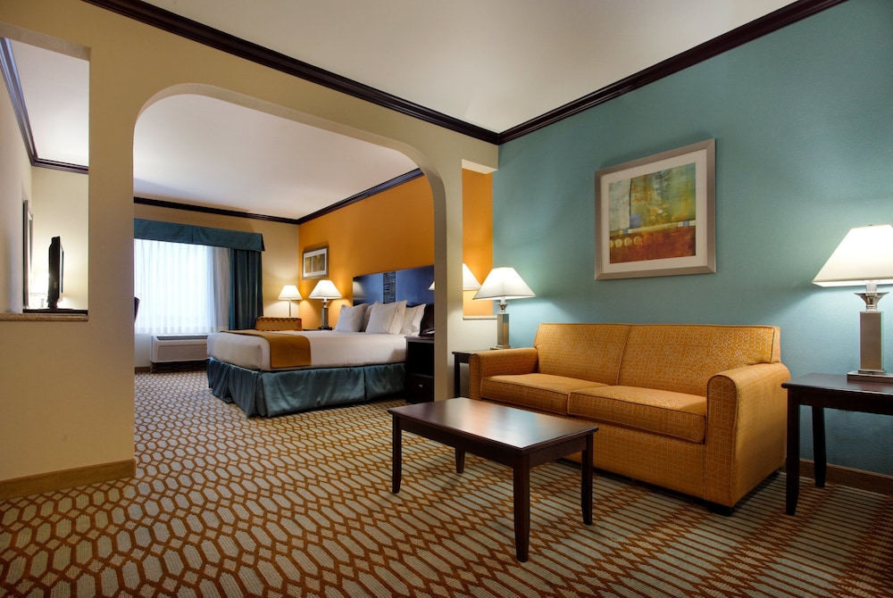 Holiday Inn Express Hotel Suites Corpus Christi Portland 35/54