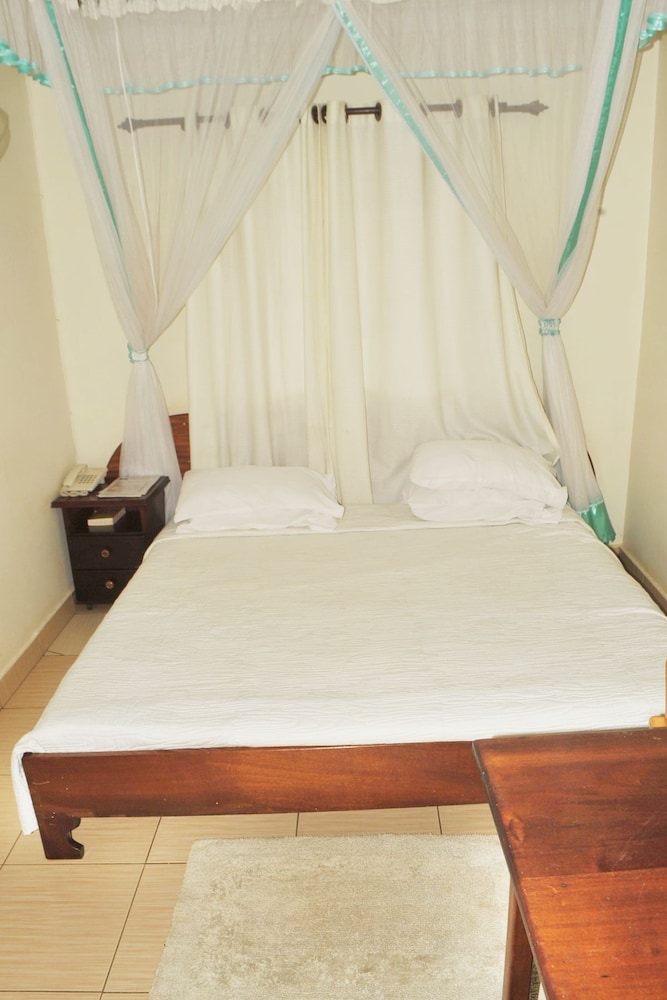 New Scroll Inn Hotel 21/50