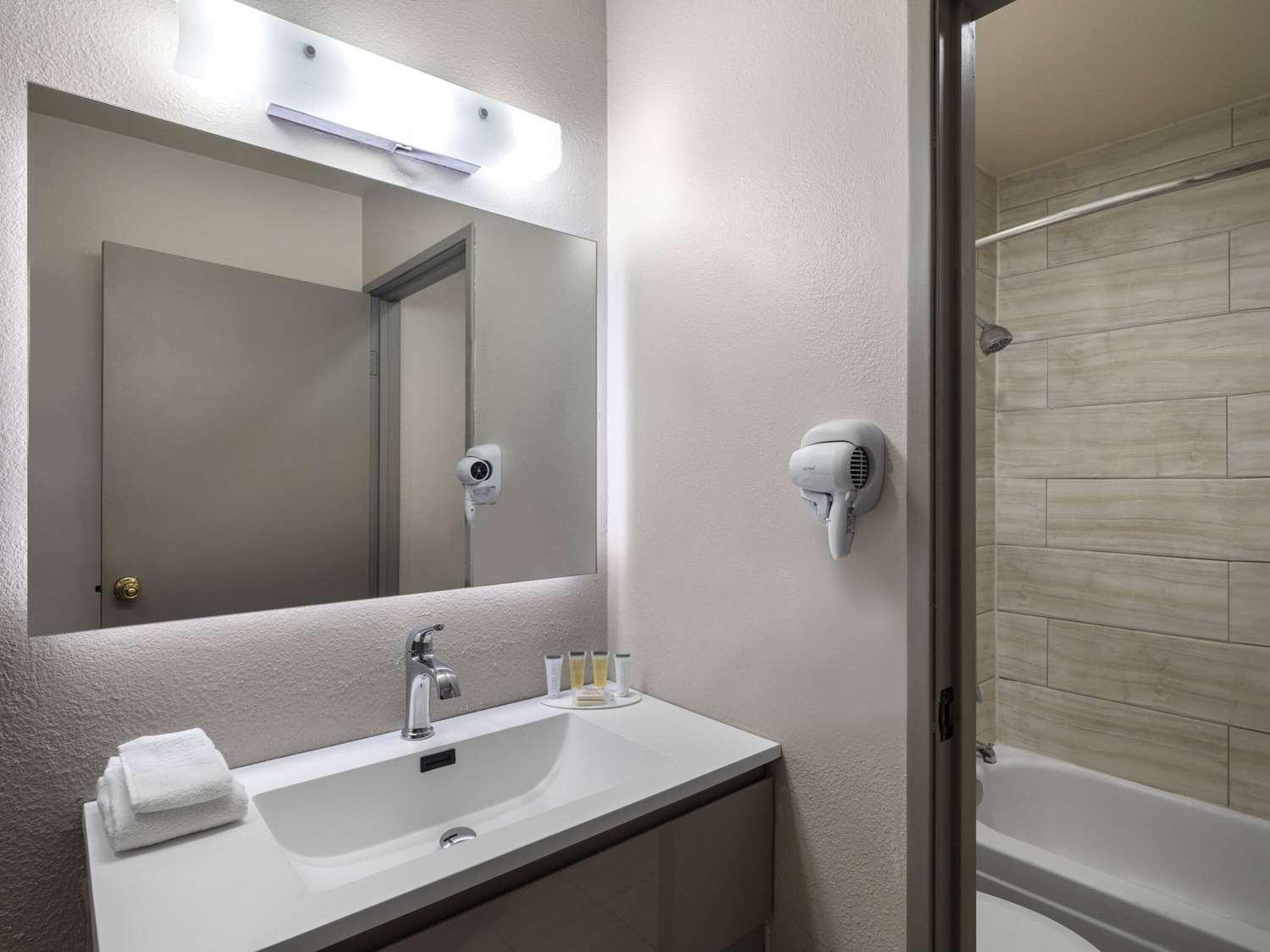 Days Inn by Wyndham Las Vegas Airport Near the Strip 20/21