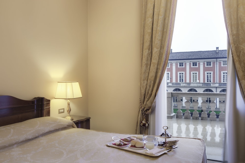 Villa Fenaroli Palace Hotel 12/33