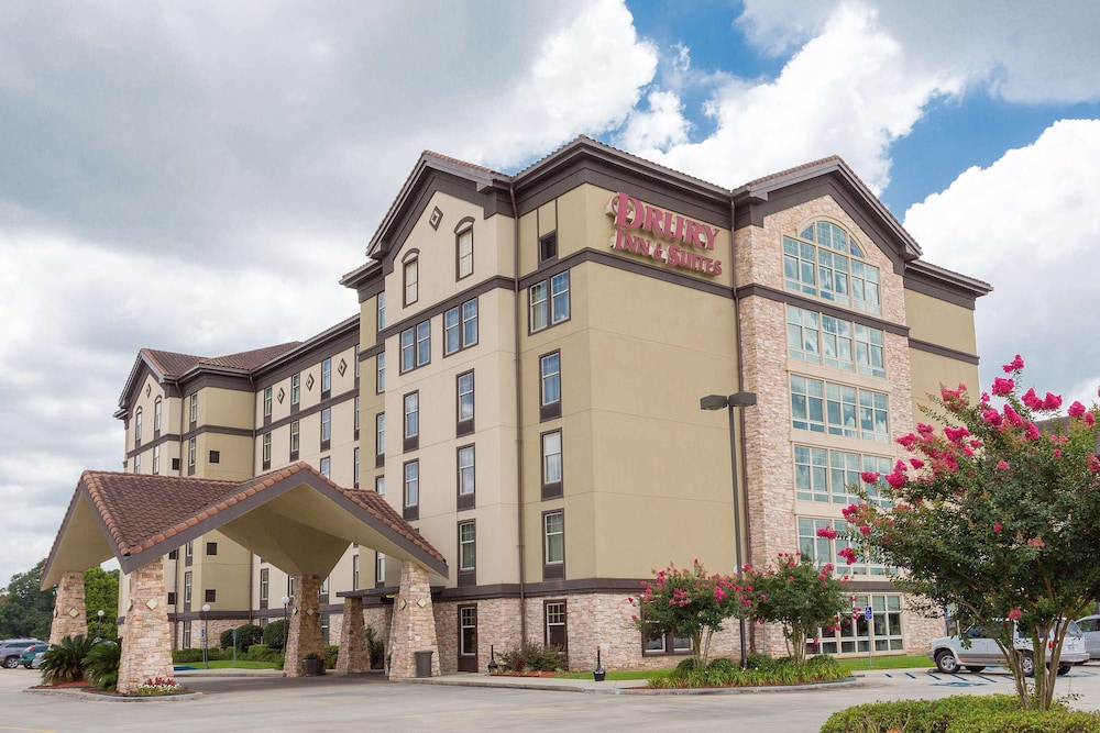 Drury Inn and Suites Lafayette 2/33