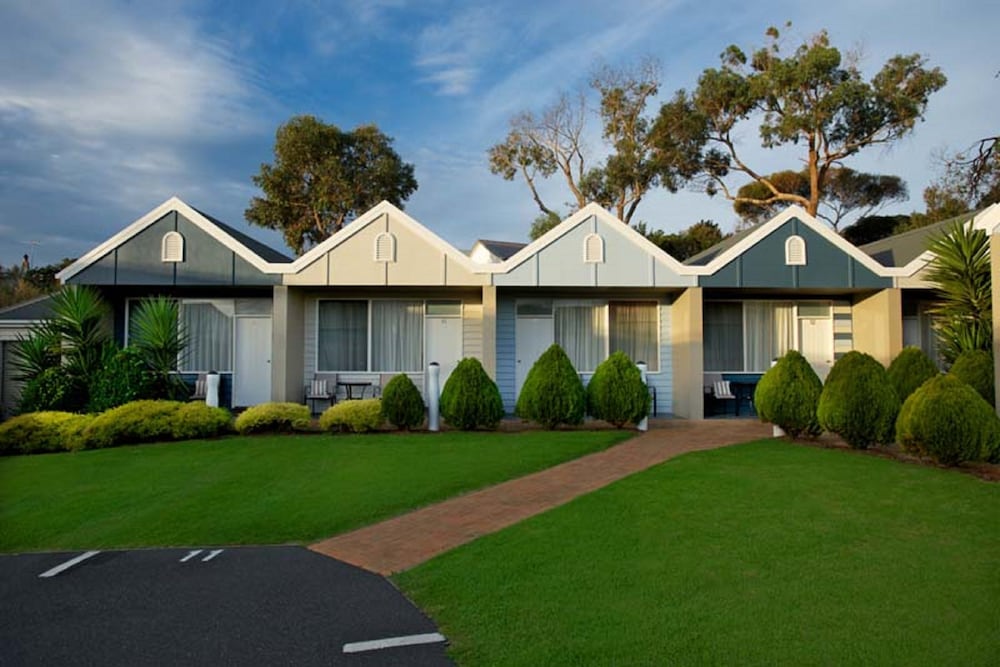 Sorrento Beach Motel 38/44