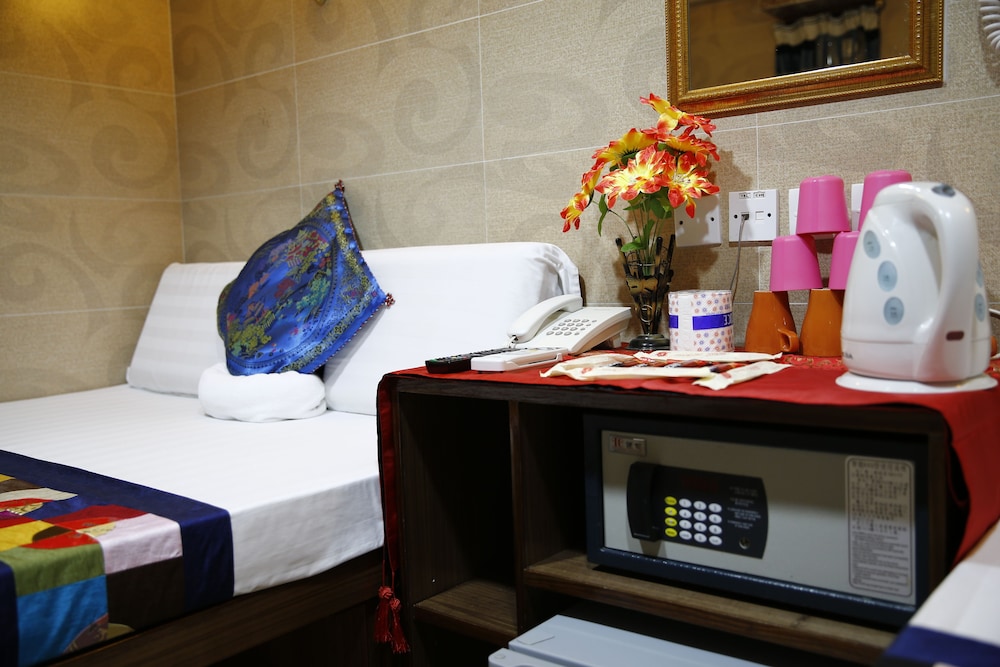 Sandhu Hotel 36/39