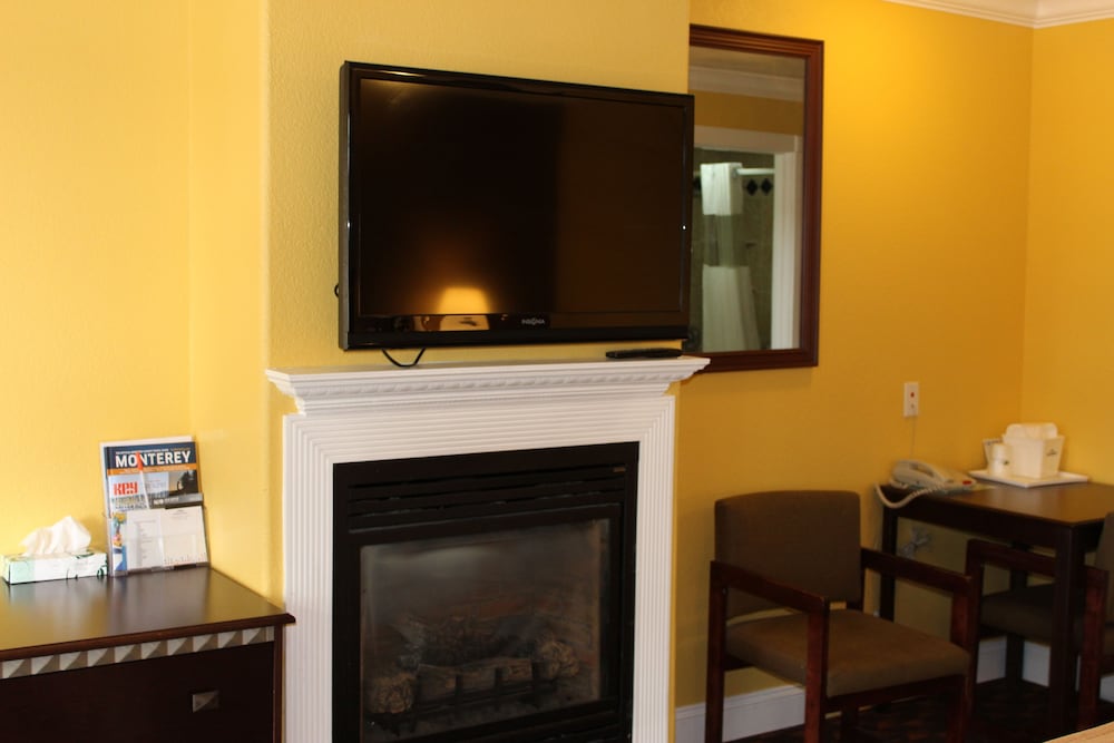 Surestay Hotel By Best Western Seaside Monterey 23/33