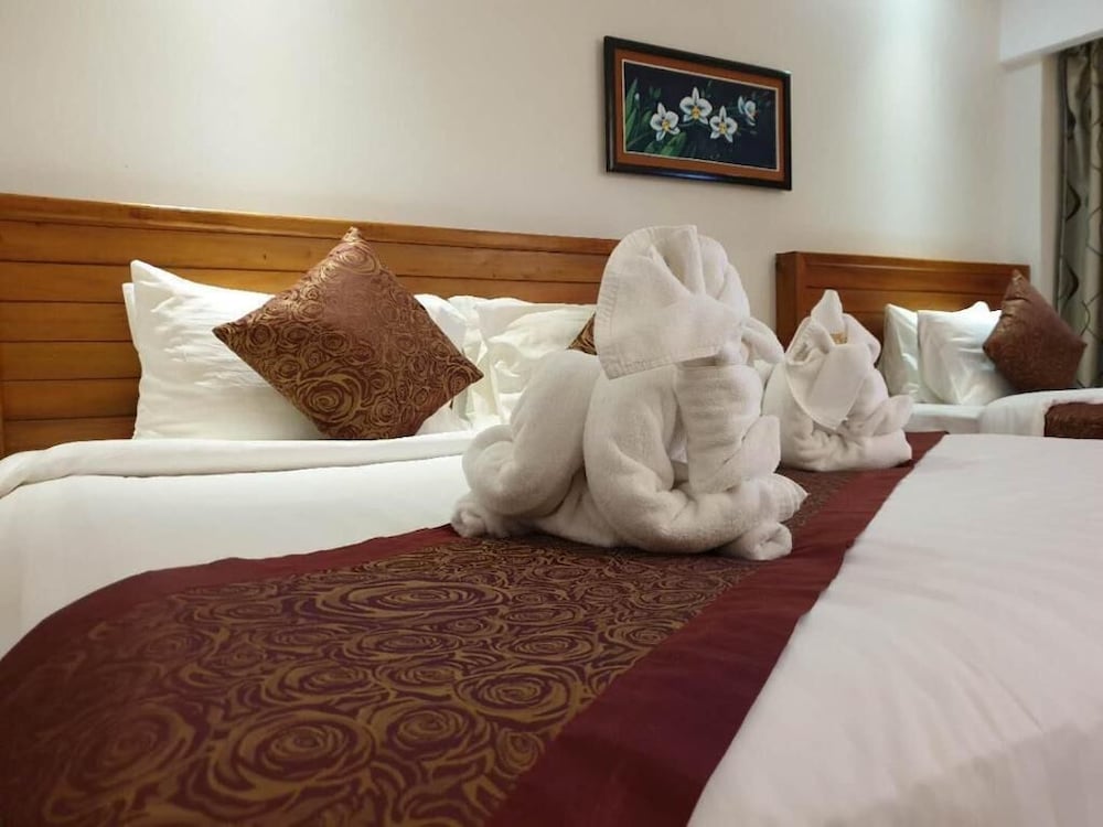 Aristocrat Residence Hotel 37/80