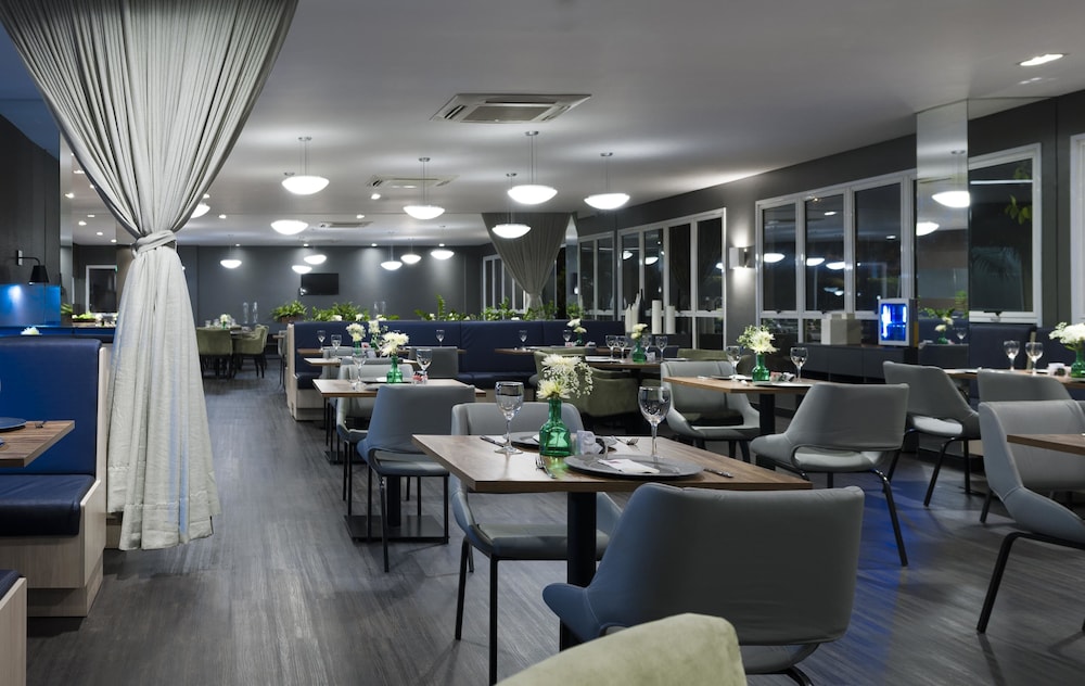 Comfort Suites Flamboyant 29/33