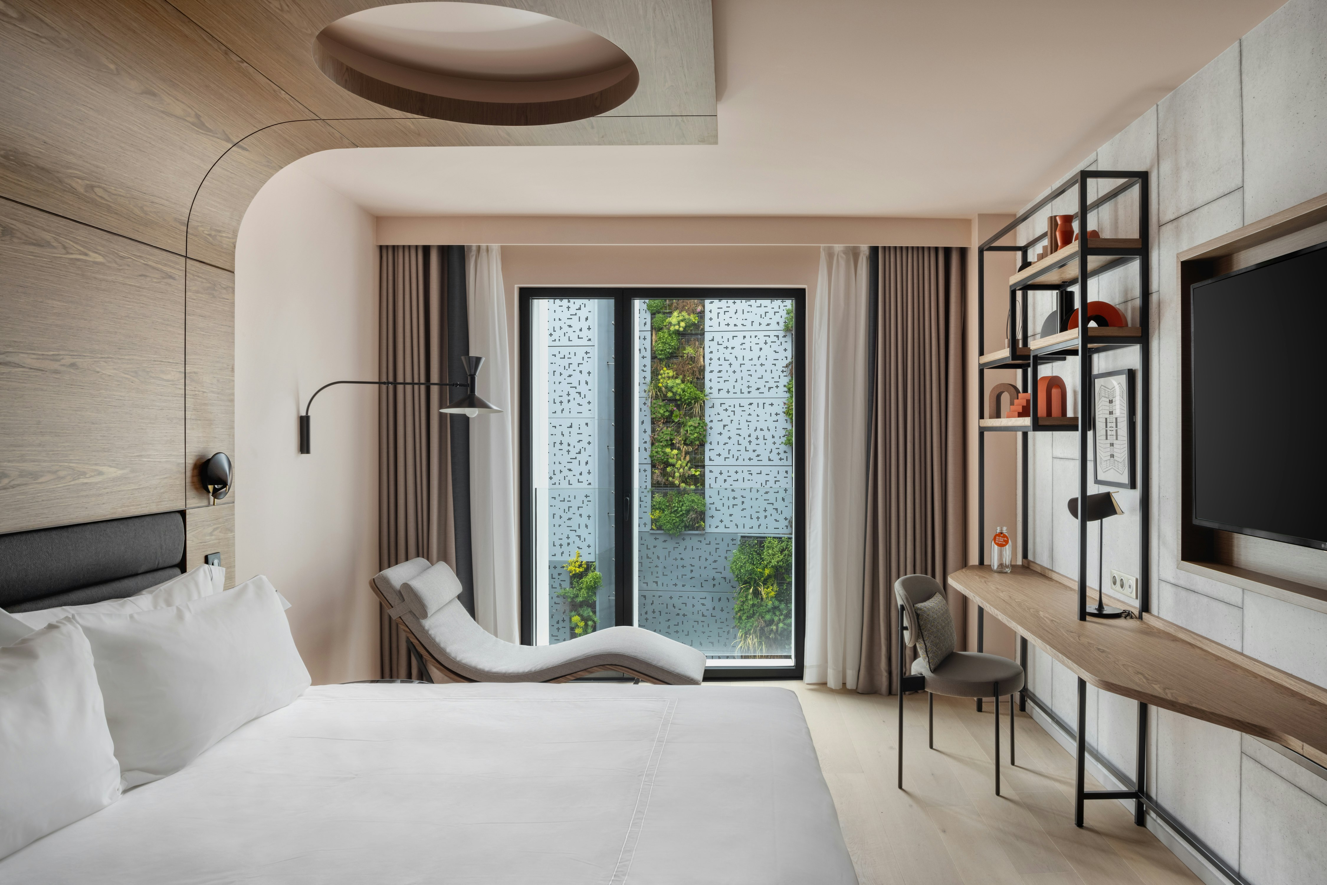 PREMIUM, KING BED