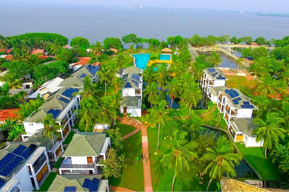 Amaluna Resorts 31/50