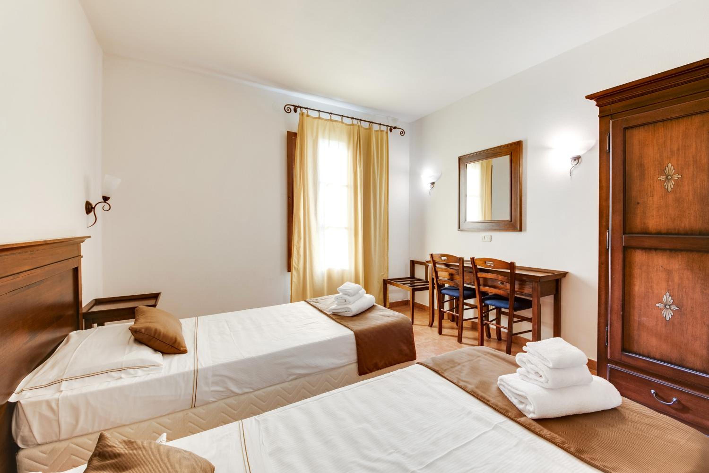 2 BEDROOMS, APARTMENT