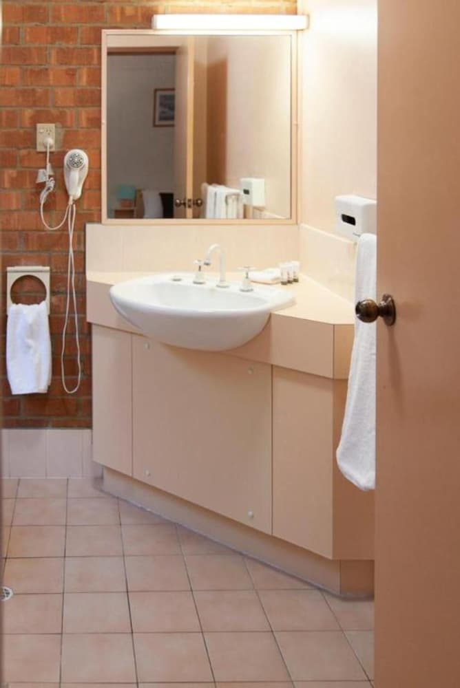 Bega Downs Motor Inn 13/44