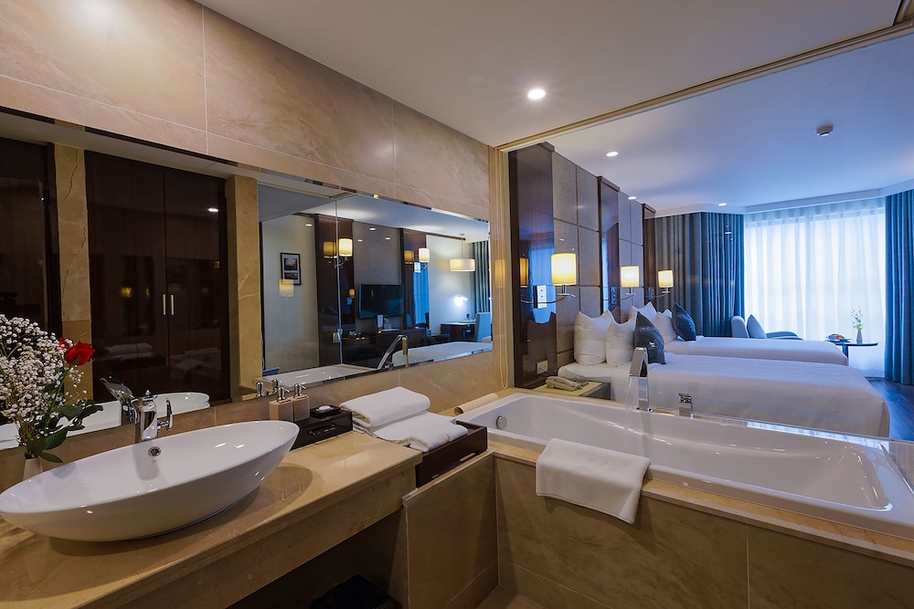 Central Luxury Ha Long Hotel 71/72