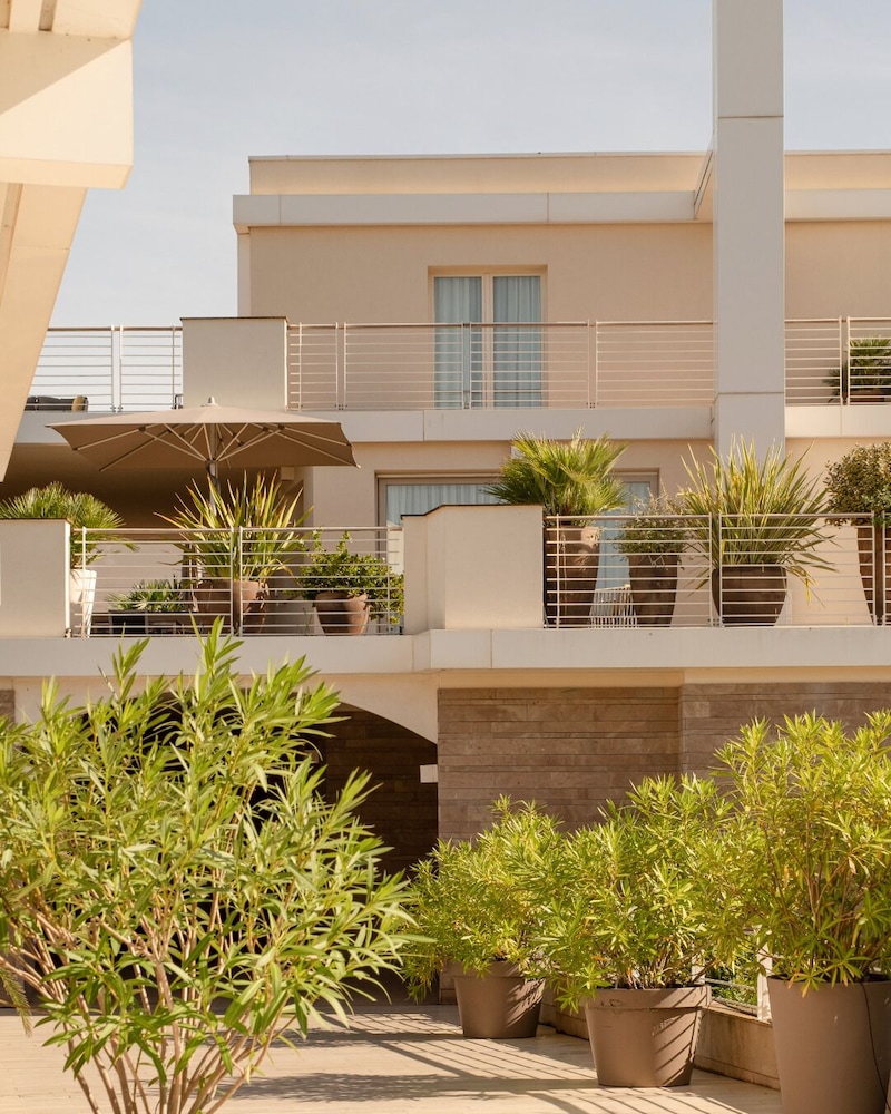 RESORT BAIA SCARLINO 3/75