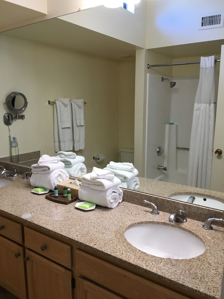 Vista Mirage Resort 75/93