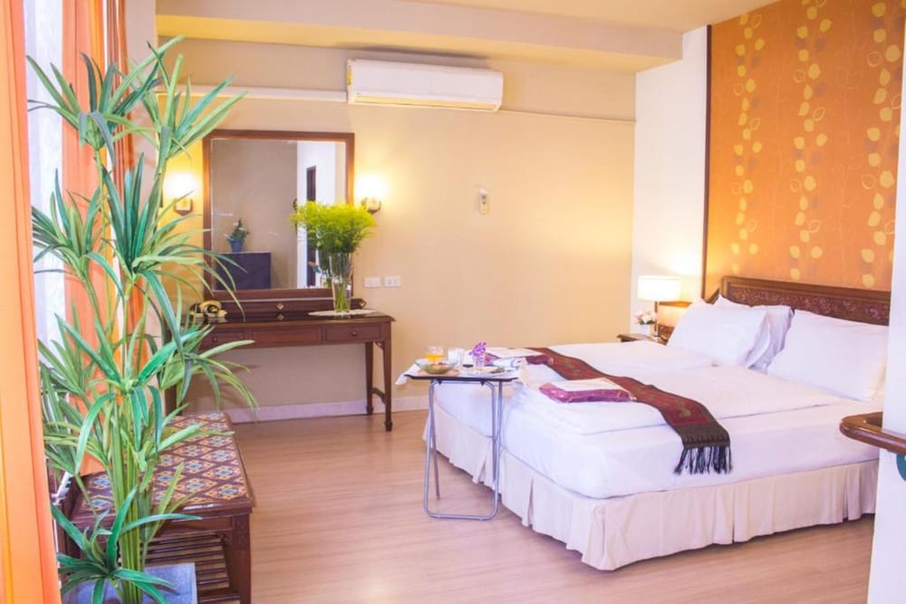 People Place Boutique in Town Hotel (SHA) 34/41