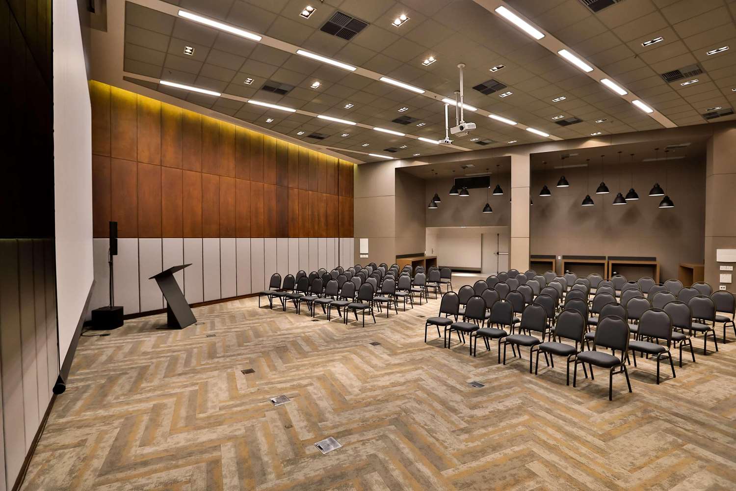 Radisson Vila Olimpia 12/17