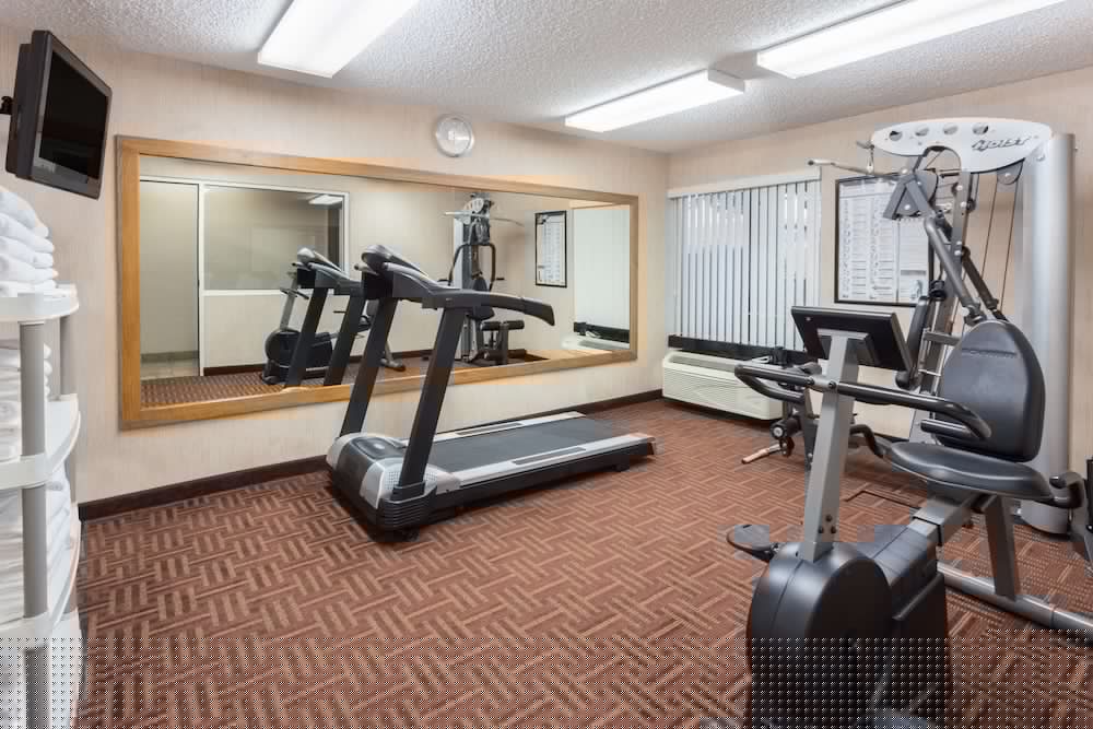 Super 8 By Wyndham Madison South 20/34