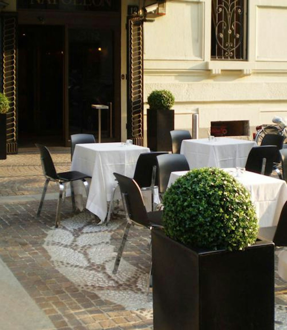 LHP Hotel Napoleon 59/64